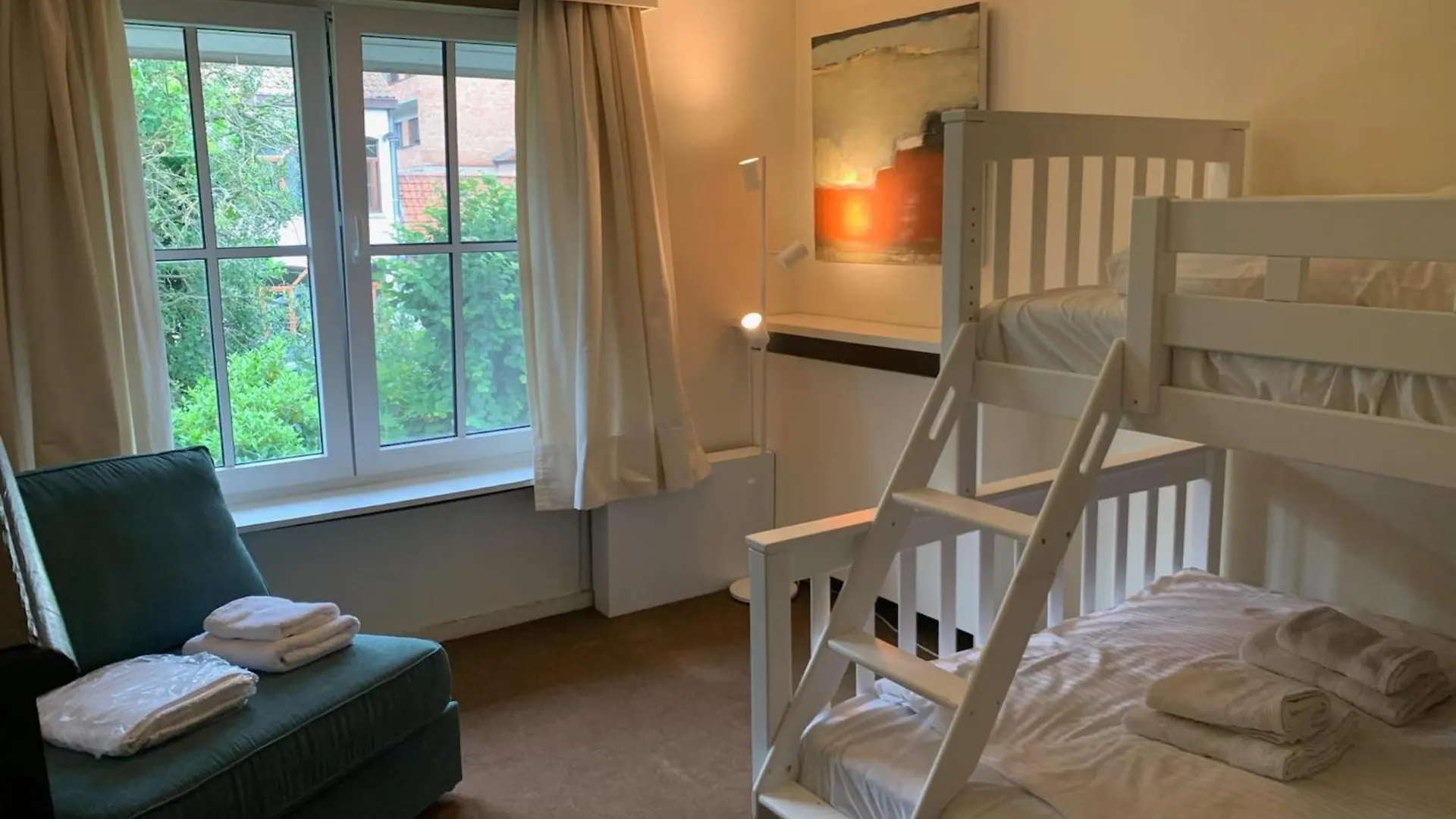 House In Ostend Near The Beach, Cleaning Included Holiday home